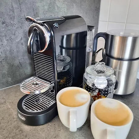 Modernes Mit Grosser Kueche, Terrasse & Garten Feriehus