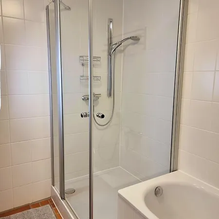 Modernes Mit Grosser Kueche, Terrasse & Garten Feriehus *