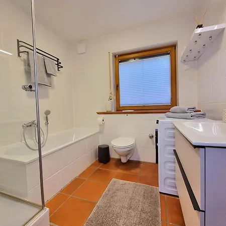 Modernes Mit Grosser Kueche, Terrasse & Garten Feriehus Bad Camberg