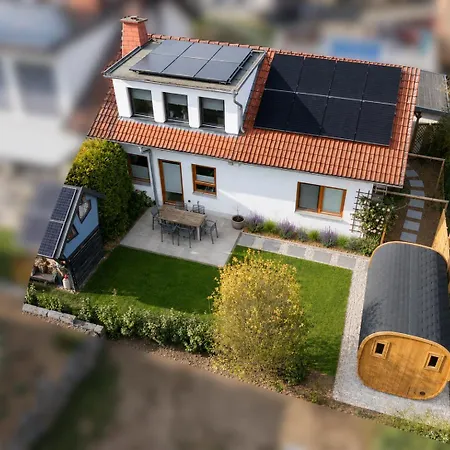 Modernes Mit Grosser Kueche, Terrasse & Garten Prázdninový dům *