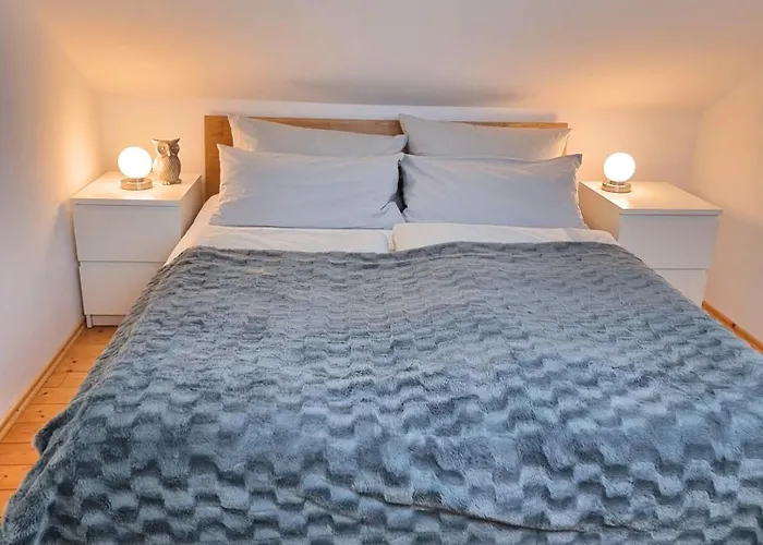 Modernes Mit Grosser Kueche, Terrasse & Garten