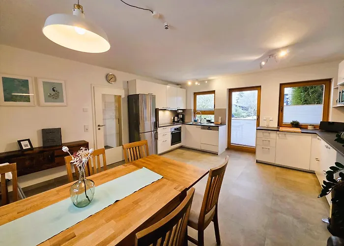 度假居 Modernes Mit Grosser Kueche, Terrasse & Garten